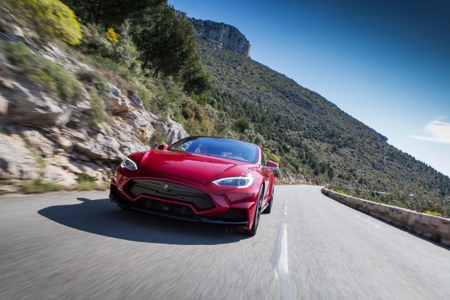  Tesla Model S P85D Elizabeta by Larte Design 2015 года  (фото 44 из 72)